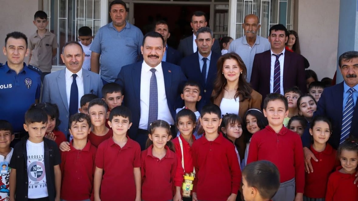 Kaymakamımız Furkan Taha TÜRKMENOĞLU Okulumuzu ziyaret etti.